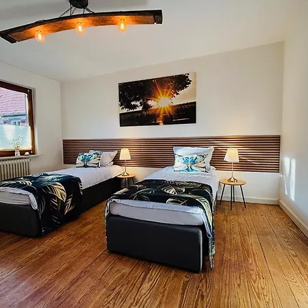 アパート Workers Fuer 4-14 Pers, Parkplatz, Wlan, Einzelbetten Gundersheim