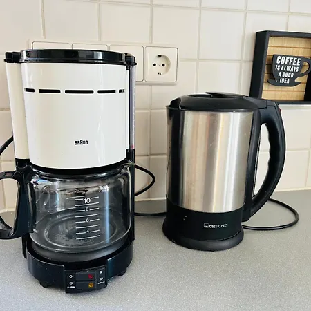 Workers Fuer 4-14 Pers, Parkplatz, Wlan, Einzelbetten アパート