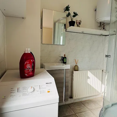 Workers Fuer 4-14 Pers, Parkplatz, Wlan, Einzelbetten Gundersheim