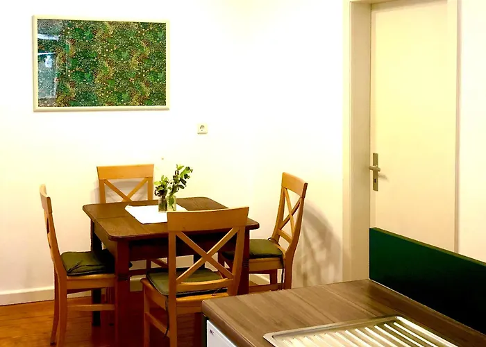 Lägenhet Workers Fuer 4-14 Pers, Parkplatz, Wlan, Einzelbetten Gundersheim